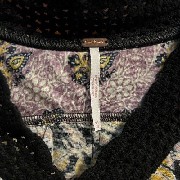 Free People Boho Floral Crochet V-Neck Short Sleeve Oversized Crop Top - Picture 7 of 8